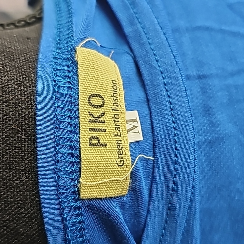 Blue top - Picture 10 of 10